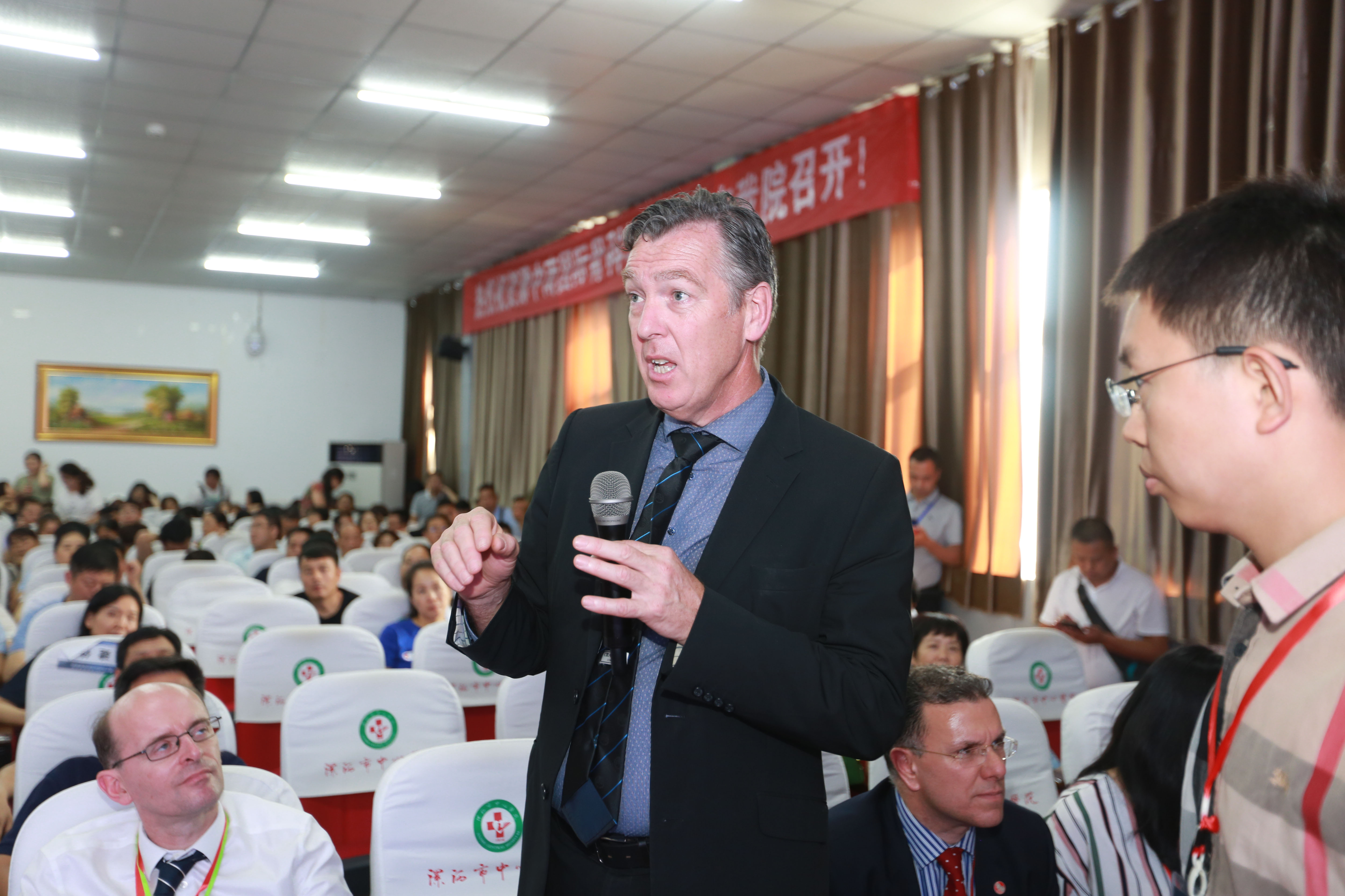 China 1906 Louhe spine symposium RD in action 2